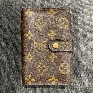 Louis Vuitton
French Wallet Monogram Canvas